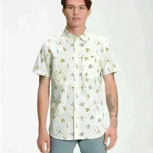 North face bay trial pattern shirt size small NWT!